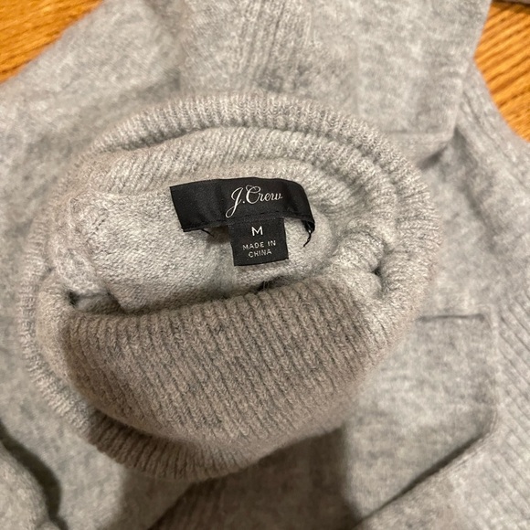 Jcrew turtleneck sweater size M - Picture 4 of 5
